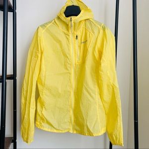 Patagonia Houdini Featherweight Nylon Windbreaker, size Small, Yelllow